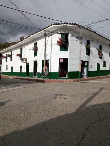 Hostal Hotel El Jard�n