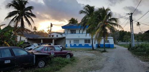 Hostal Lucillee's Lodging
