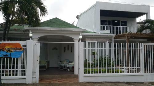 Posada Hospedaje Solymar Sarie Bay