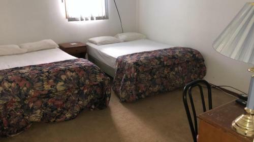 Posada Cypress Motor Inn