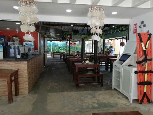 Hostal Rocky Cay Lodging