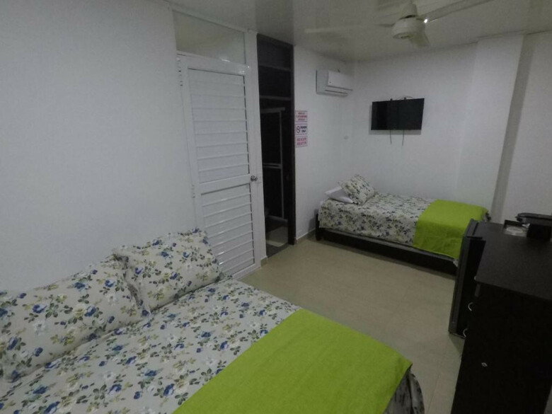 Hotel Hostal Olas