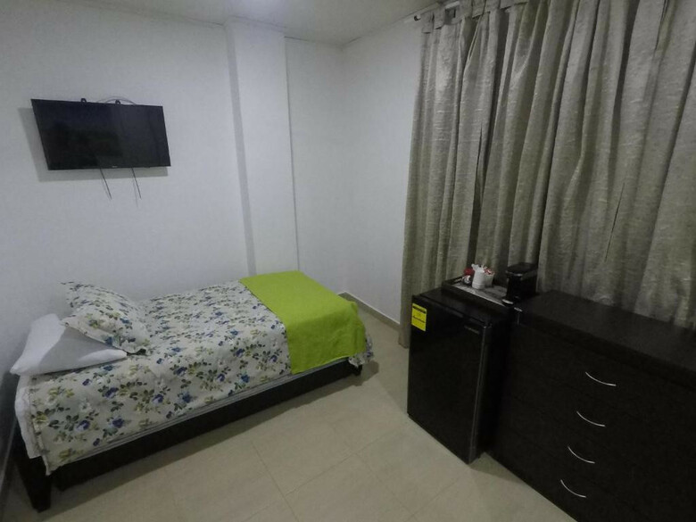 Hotel Hostal Olas