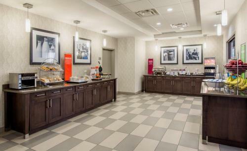 Hotel Hampton Inn & Suites Airdrie