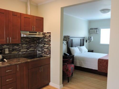 Almo Court Motel