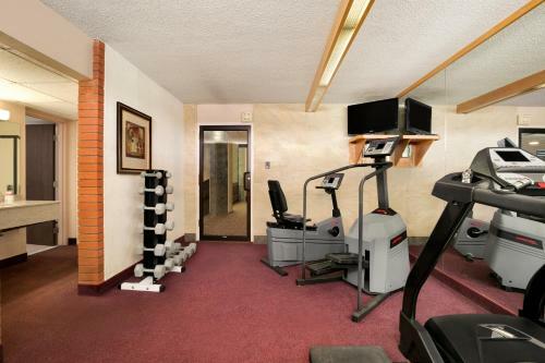 Hotel Ramada By Wyndham Lethbridge