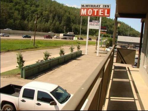Motel Mcmurray Inn