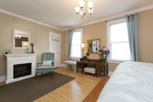 Charles Street Vacation Home