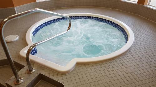 Surestay Plus Hotel By Best Western Lethbridge