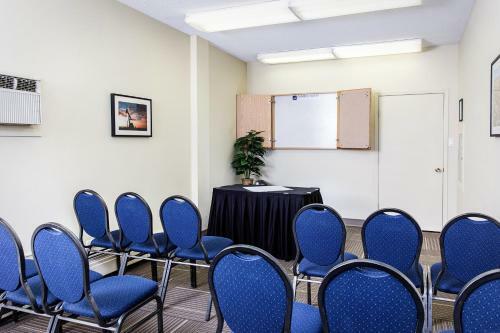 Campus Tower Suite Hotel
