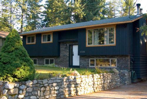 Mount 7 Guesthouse And B&B