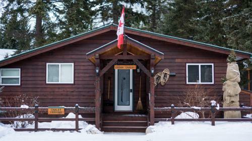 Lodge Cedar House Restaurant & Chalets