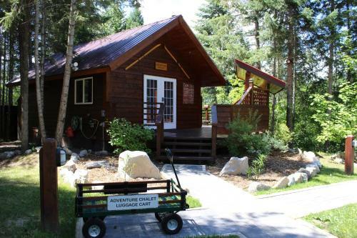 Lodge Cedar House Restaurant & Chalets