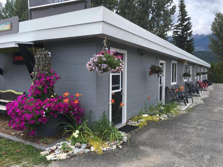 Motel Pinewood Inn