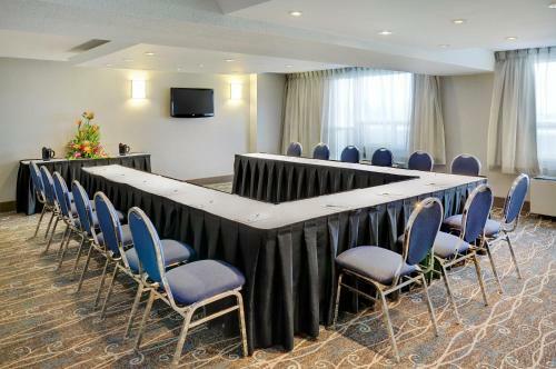 Holiday Inn Hotel & Suites London