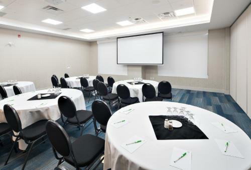 Hotel Holiday Inn Express - Red Deer North