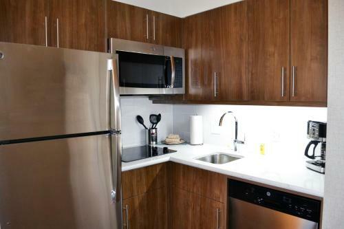 Hotel Staybridge Suites - Red Deer North