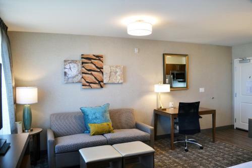 Hotel Staybridge Suites - Red Deer North