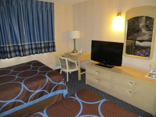 Hotel Super 8 By Wyndham Red Deer