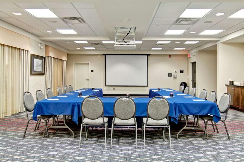 Hotel Hampton Inn & Suites Red Deer