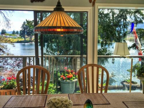 Long Lake Waterfront Bed And Breakfast