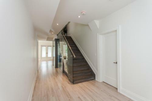 Luxurious 5 Bedroom Home