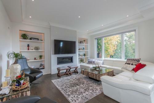 Luxurious 5 Bedroom Home