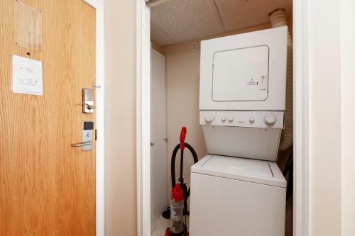Cozy Apartment Near Minoru Park