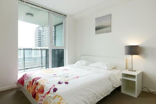 Apartamento Pristine 2bdr 2ba Condominum In Richmond Centre