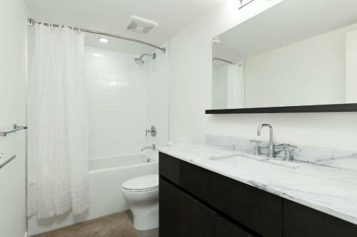 Apartamento Pristine 2bdr 2ba Condominum In Richmond Centre