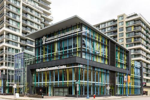Apartamento Pristine 2bdr 2ba Condominum In Richmond Centre