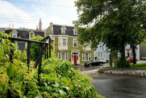 Hostal The Elizabeth Manor Guesthouse