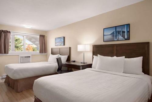 Hotel Travelodge By Wyndham Salmon Arm Bc
