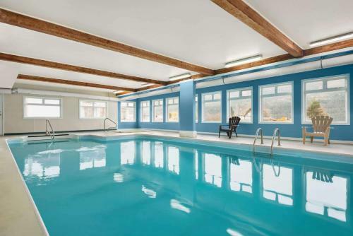 Hotel Travelodge By Wyndham Salmon Arm Bc