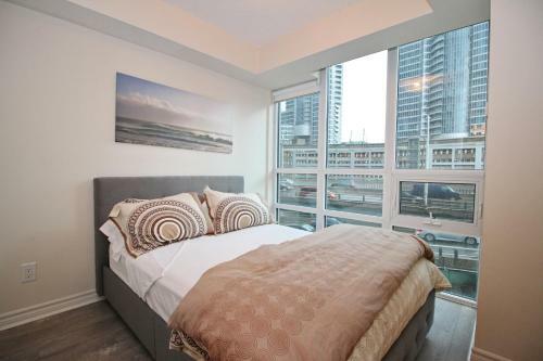 Luxury 3 Br Dt Apartment Toronto, On, Canada
