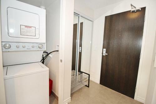 Luxury 3 Br Dt Apartment Toronto, On, Canada
