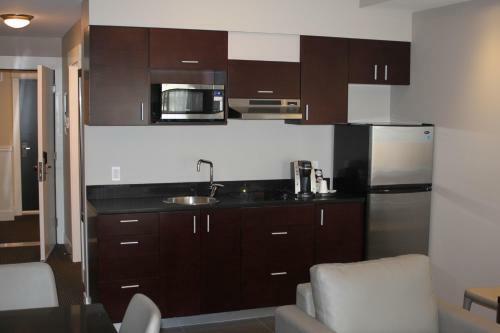 Capital City Center Hotel