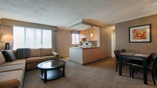 Best Western Plus Inner Harbour Hotel