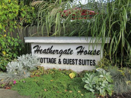 Bed & Breakfast Heathergate Cottage And Suites