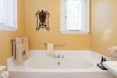 Villa Marco Polo Bed And Breakfast Inn