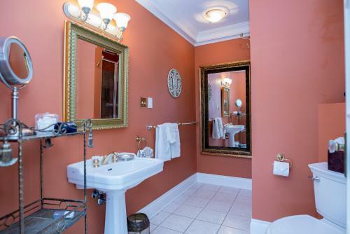 Villa Marco Polo Bed And Breakfast Inn