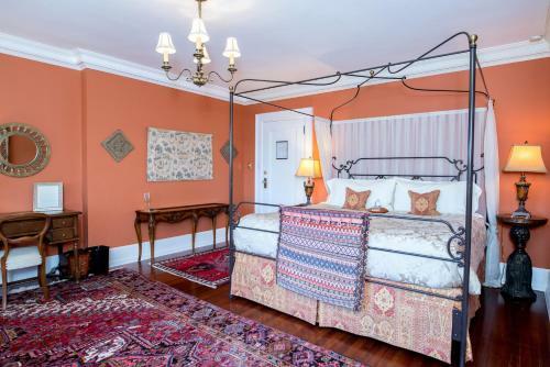 Villa Marco Polo Bed And Breakfast Inn