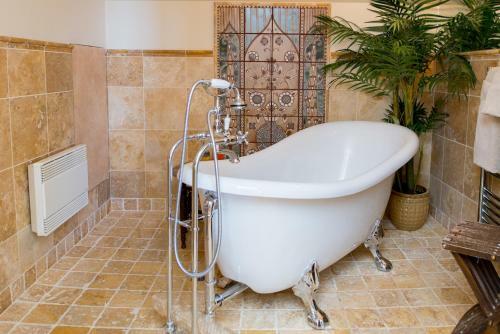 Villa Marco Polo Bed And Breakfast Inn