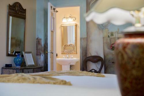 Villa Marco Polo Bed And Breakfast Inn