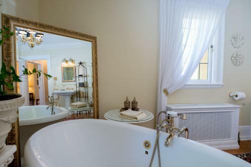 Villa Marco Polo Bed And Breakfast Inn