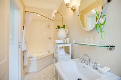 Bed & Breakfast Fairholme Manor Inn