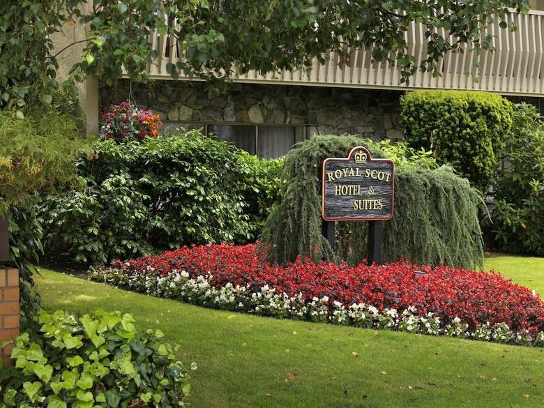 Royal Scot Hotel & Suites