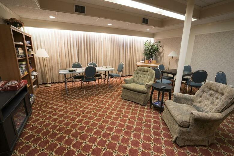 Royal Scot Hotel & Suites
