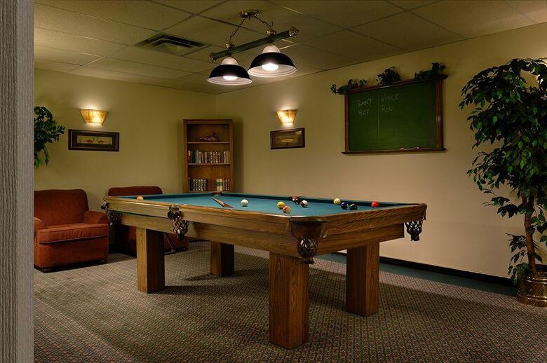 Royal Scot Hotel & Suites