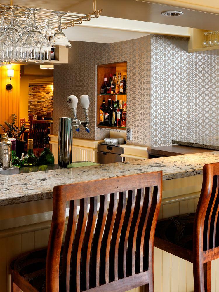 Royal Scot Hotel & Suites